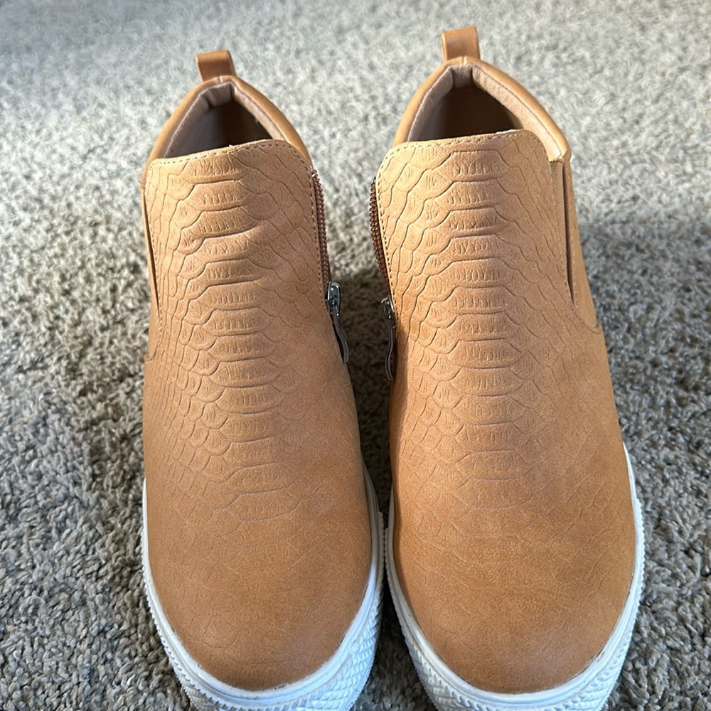 GUC CAMEL PLATFORM SNEAKER/BOOTIES